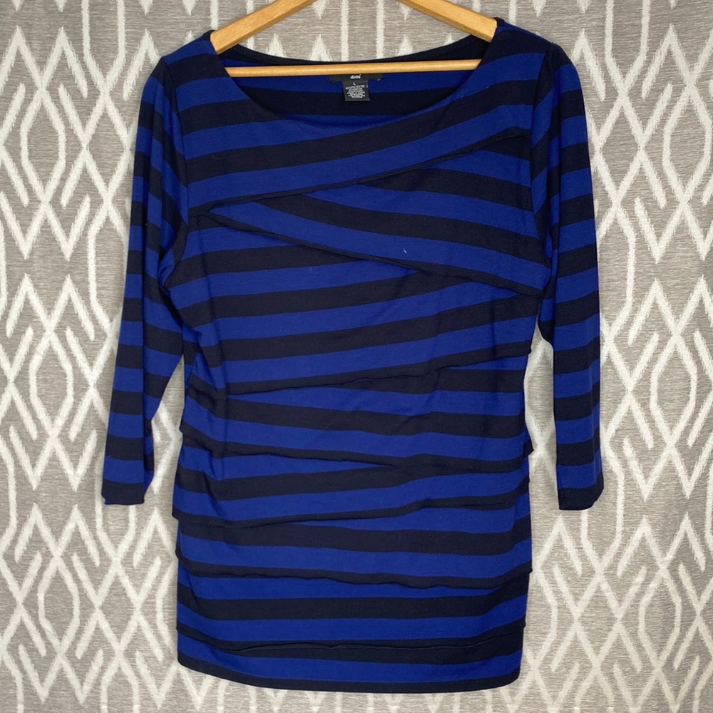 EUC Verve ami Shirt 3/4 Sleeve Tee Black & Blue Stripe Layered Front Size: Large